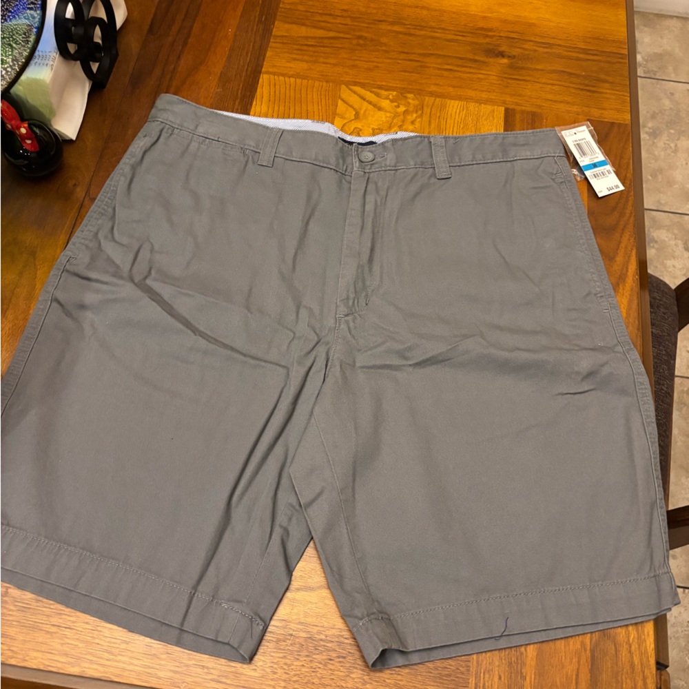 Macy's Gray Flat-Front Men's Chino Shorts waist 36, 9 1/2 inseam